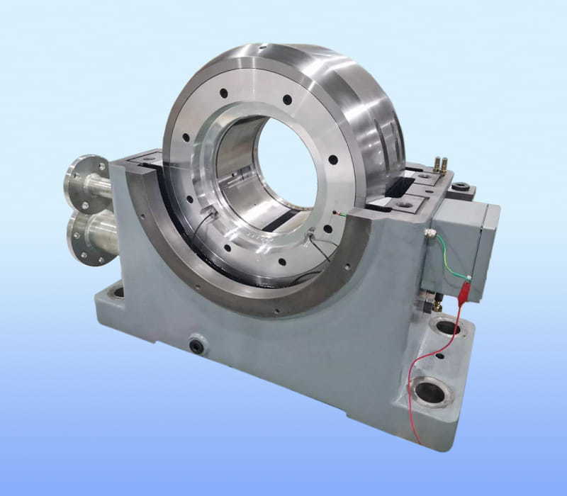 Los cojinetes deslizantes pueden soportar las cargas radiales y axiales generadas por el soplador o ventilador.